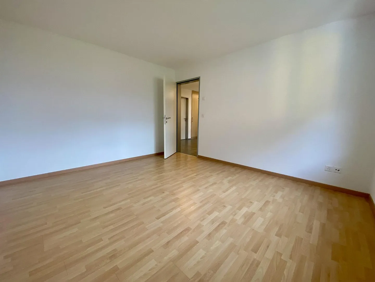 Appartamento attraente e luminoso di 4,5 stanze con grande cucina - Foto 7 di 10