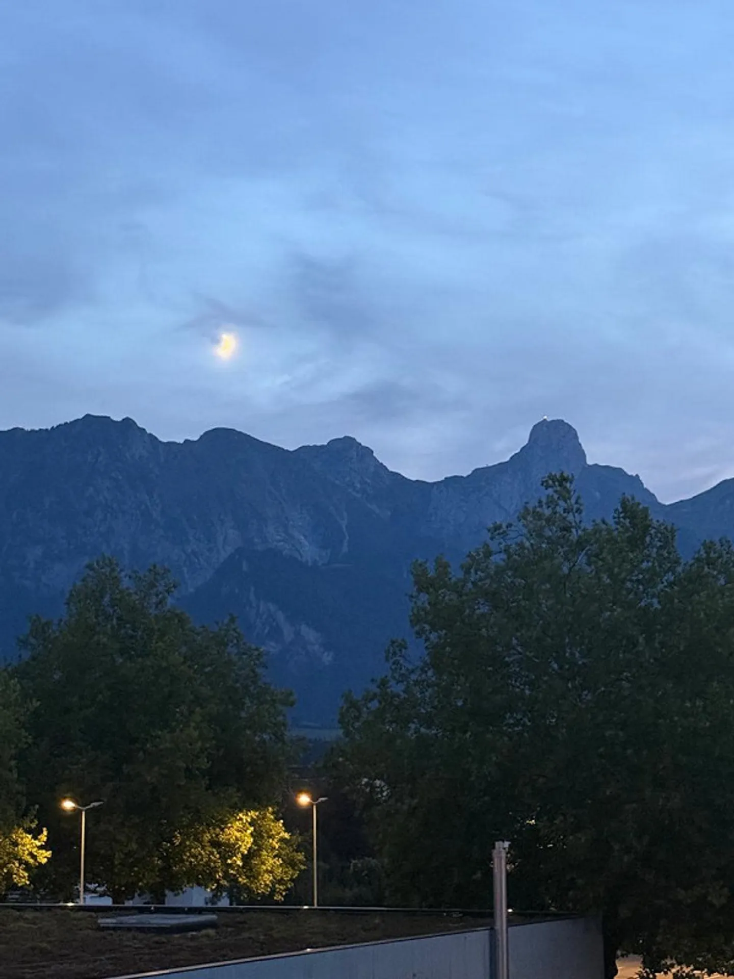 Cozy 3-Room Old Building Apartment in Thun - Furnished and Ready to Move In - Photo 2 of 15