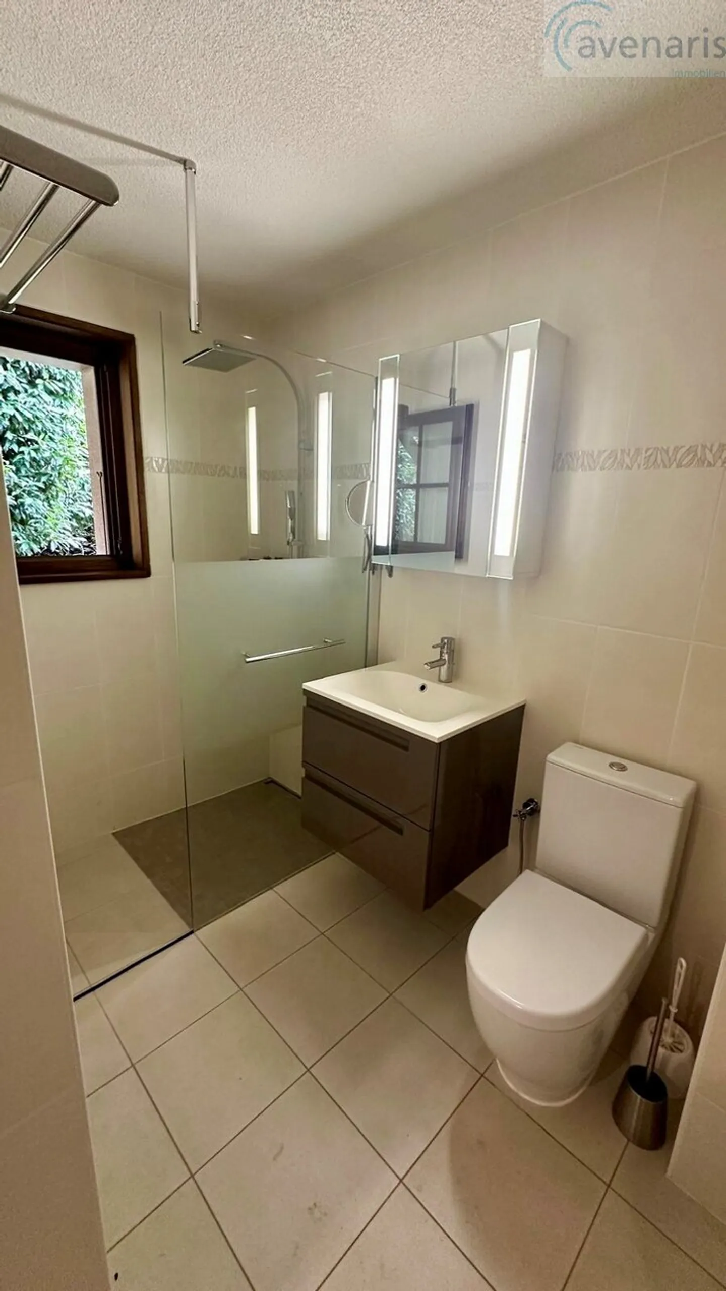 Semi-Detached House with Exclusive View of Lake Geneva and the Mountains - Photo 8 of 15