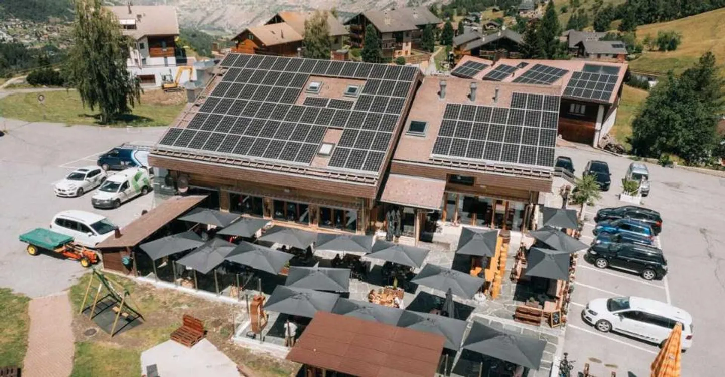 FOR RENT: First-class Hotel-Restaurant RONALP in Bürchen in a prime location - Photo 1 of 13