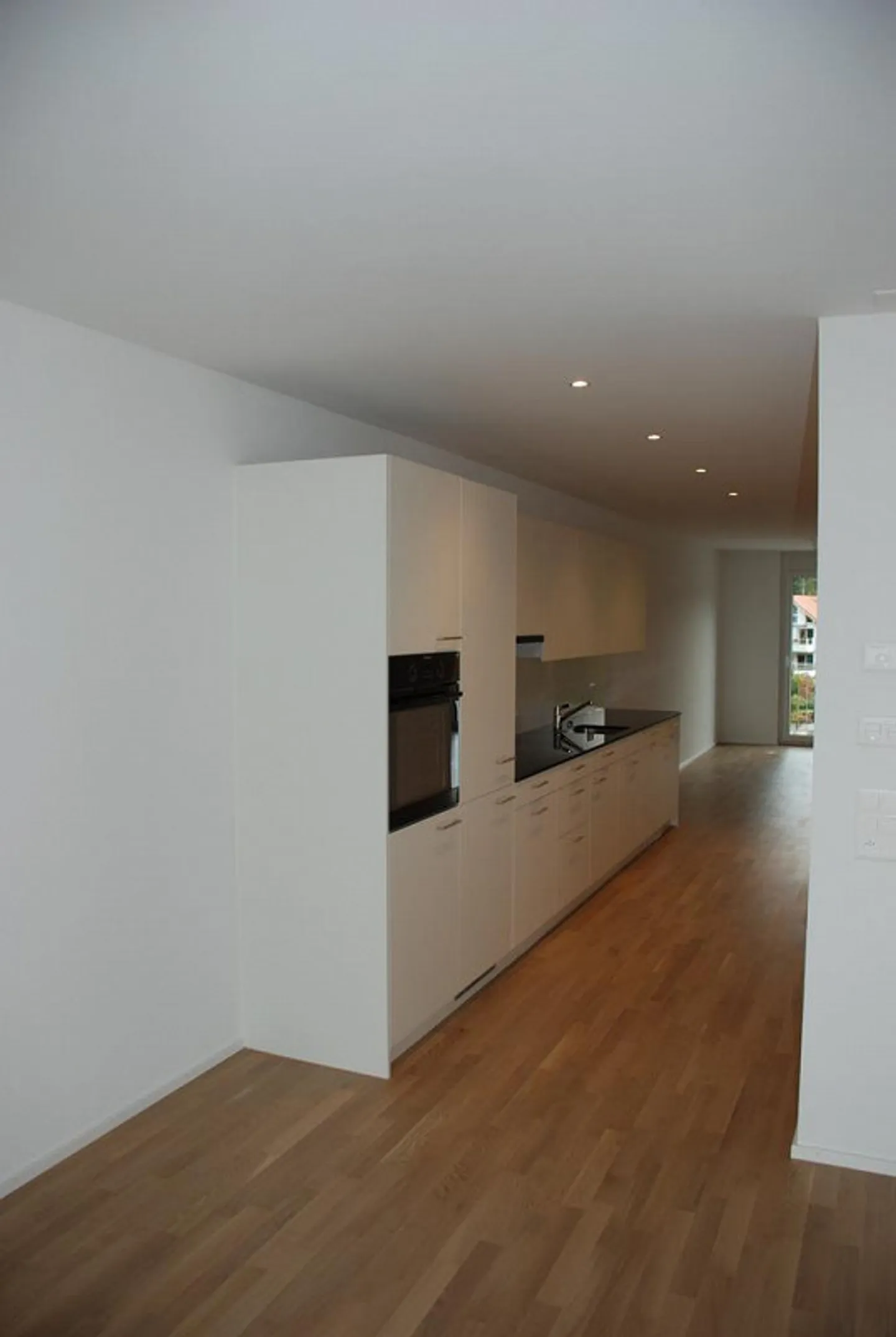 Appartamento tranquillo e luminoso vicino alla stazione - Foto 2 di 7