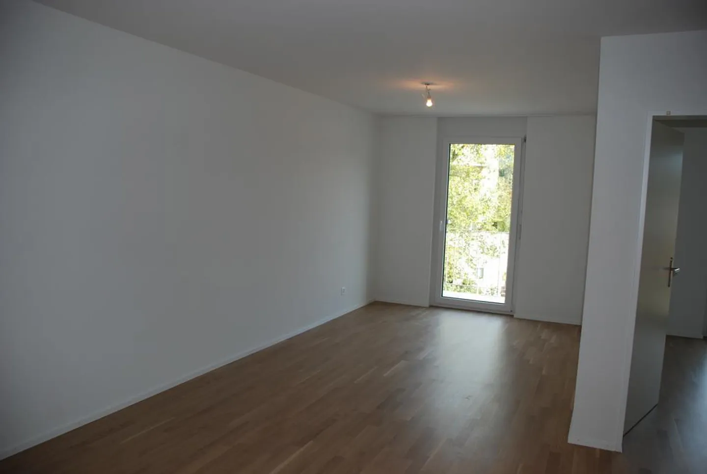 Appartamento tranquillo e luminoso vicino alla stazione - Foto 4 di 7