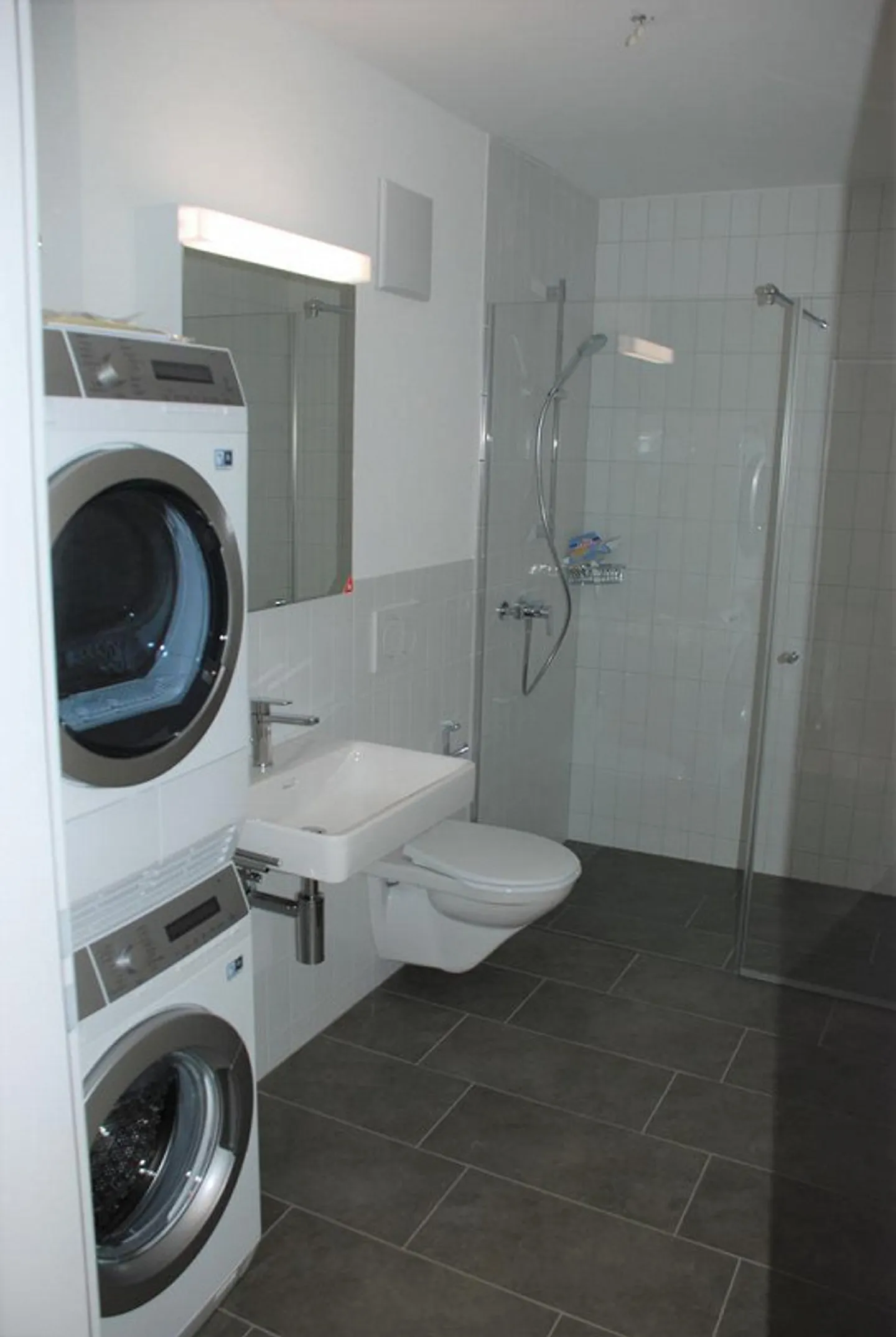 Appartamento tranquillo e luminoso vicino alla stazione - Foto 5 di 7