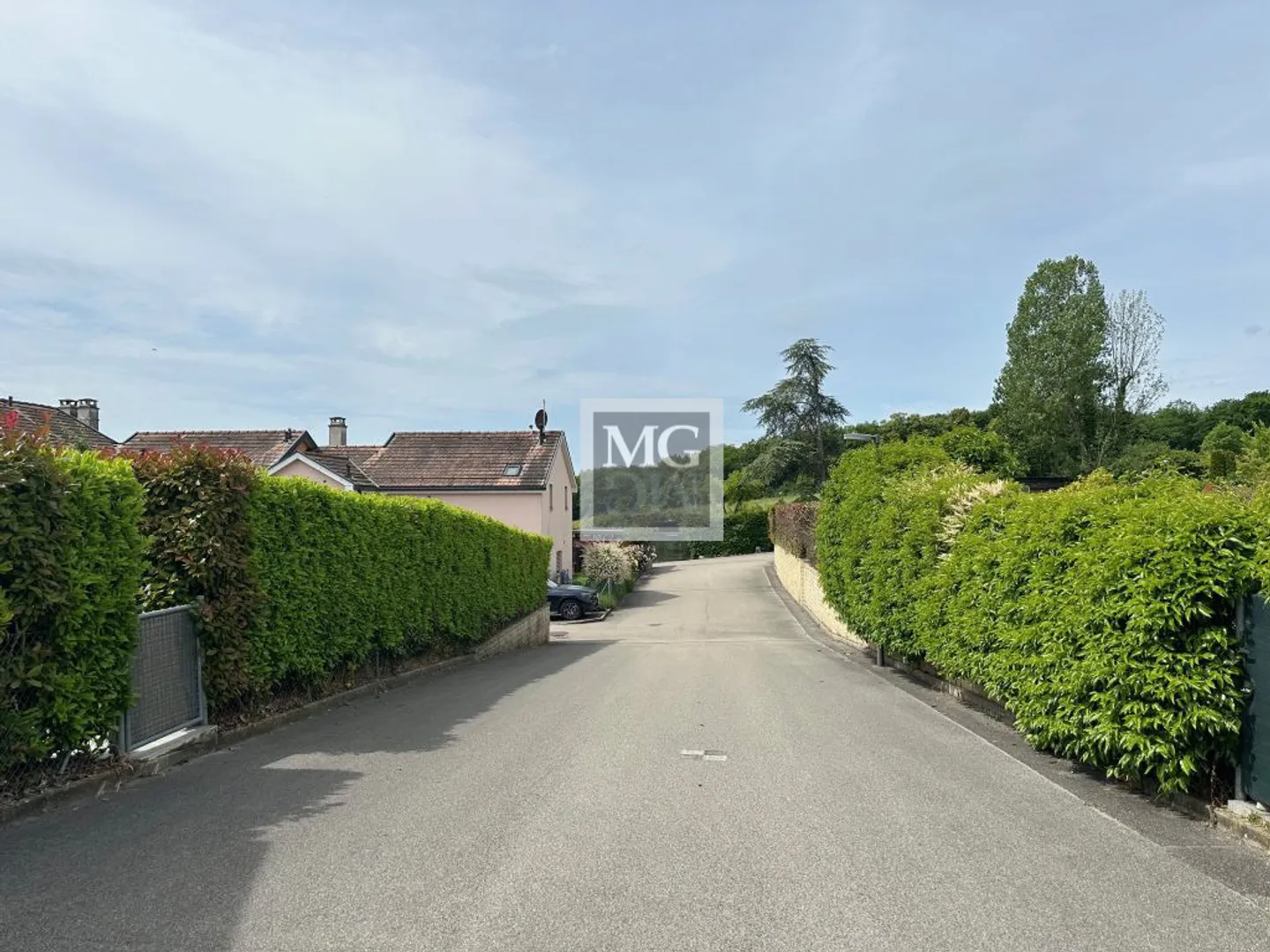 A Vernier: Belle villa jumelle et familiale de 7,5 pièces avec jardin - Photo 14 sur 14