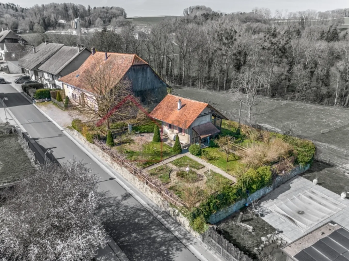 «AUTHENTIQUE FERME VILLAGEOISE AVEC MAISON D'HÔTES ET JARDIN BUCOLIQUE» - Photo 14 sur 15