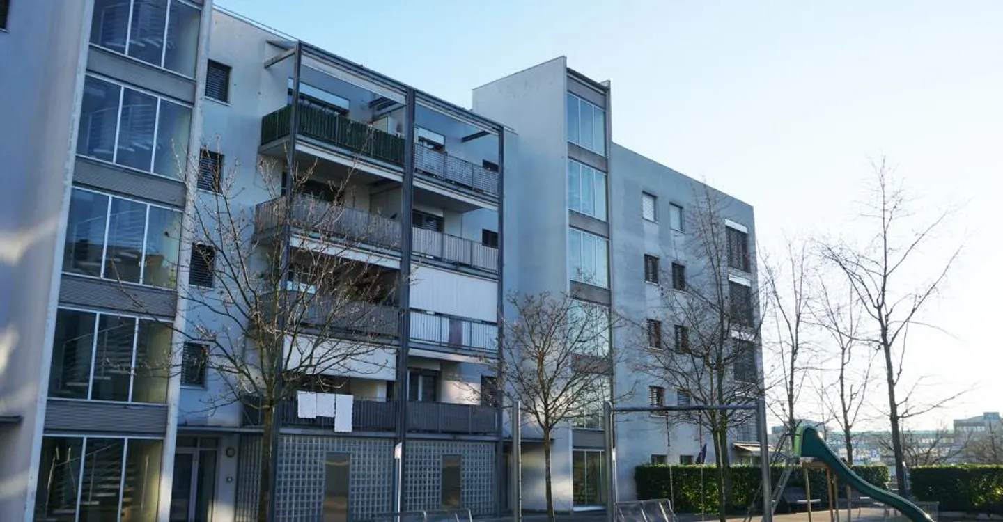 Appartement de 4 pièces avec balcon, situé au 2ème étage. - Foto 1 di 1
