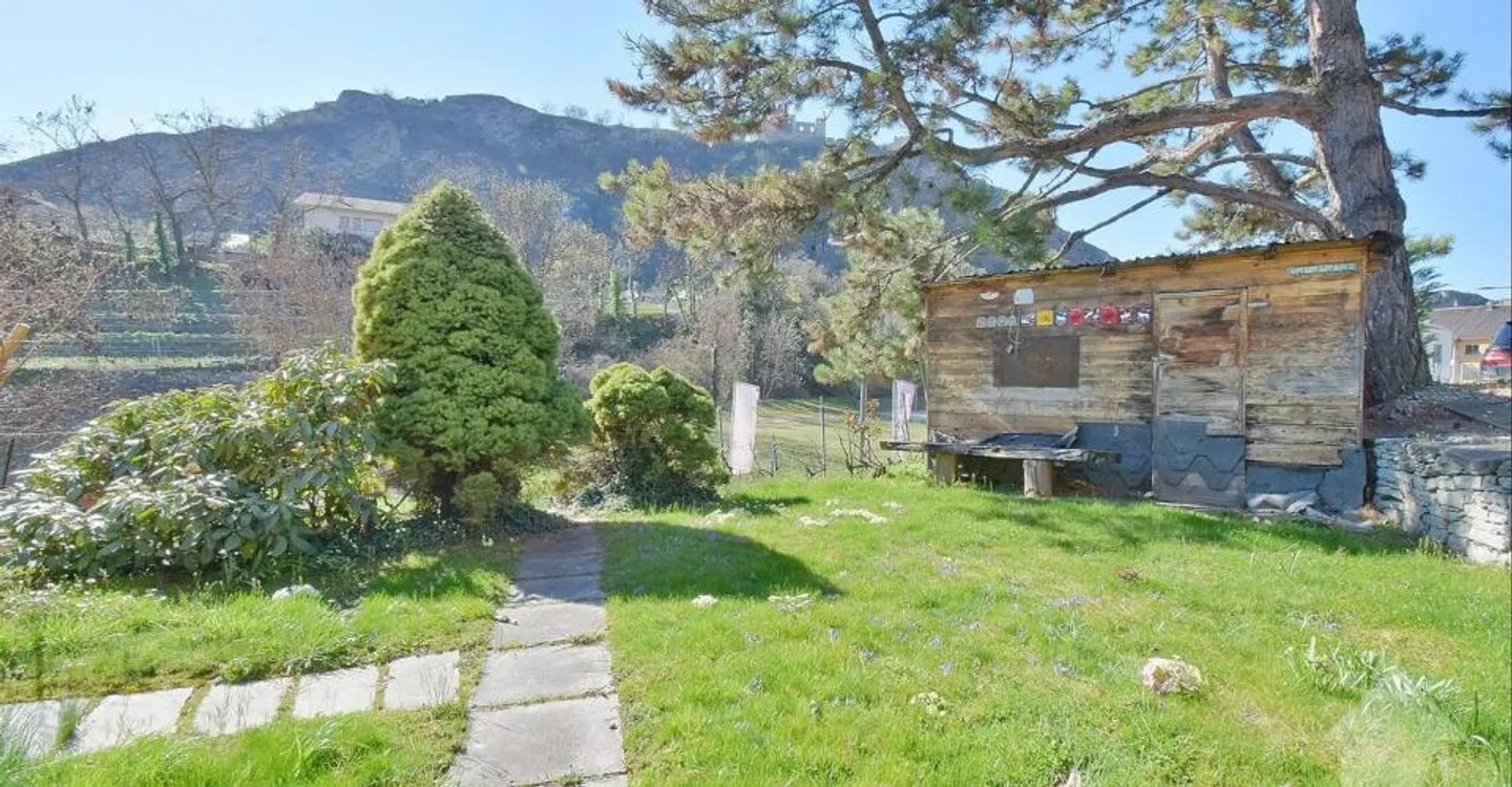 Villa spacieuse avec jardin - Photo 1 sur 12