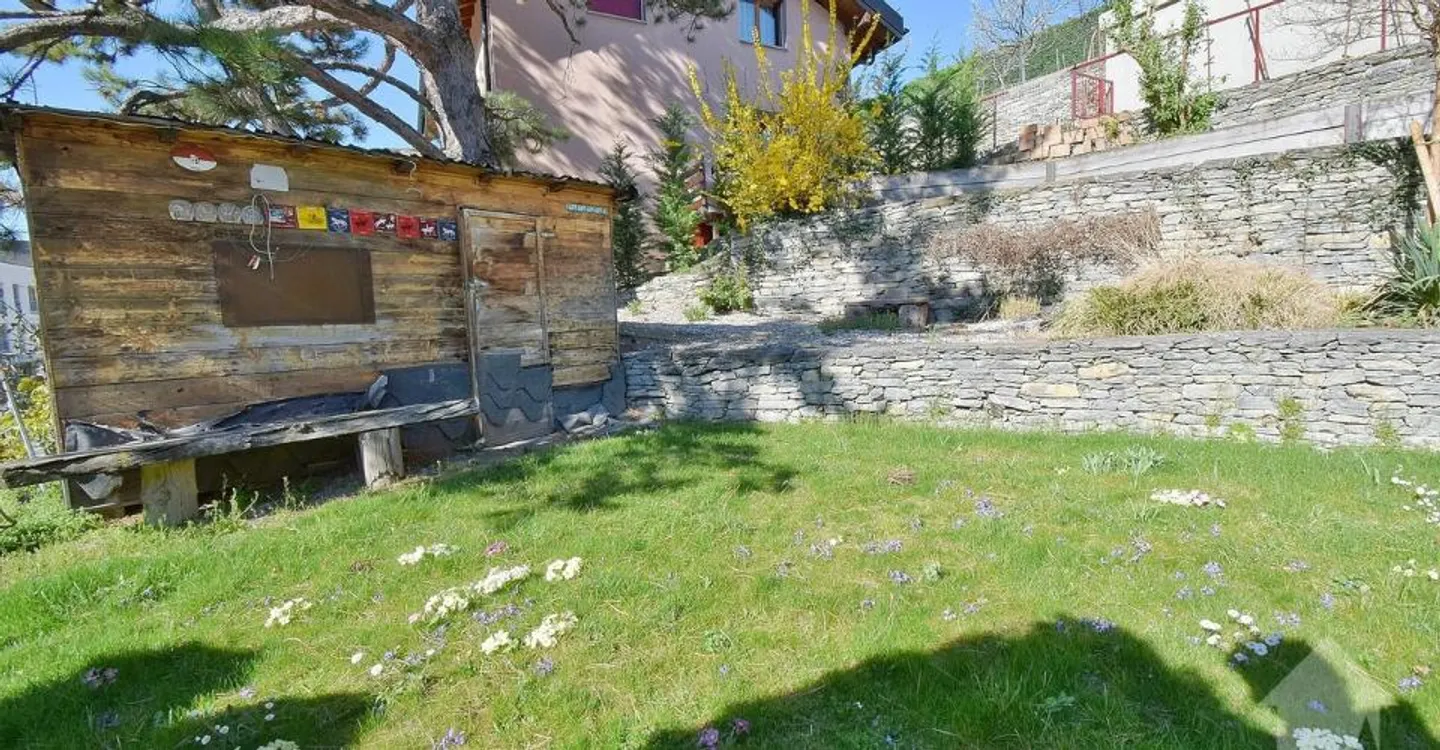 Villa spacieuse avec jardin - Photo 2 sur 12
