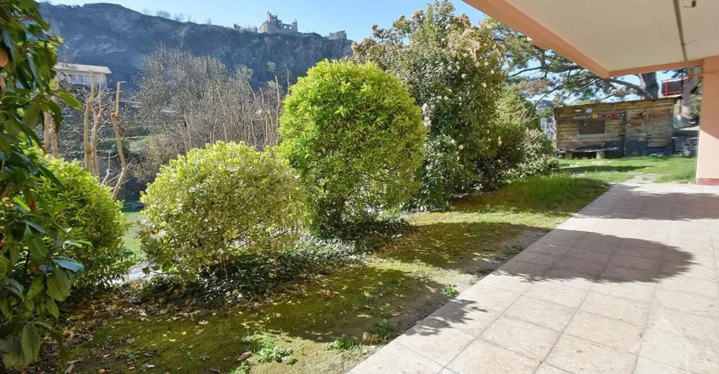 Villa spacieuse avec jardin - Photo 3 sur 12