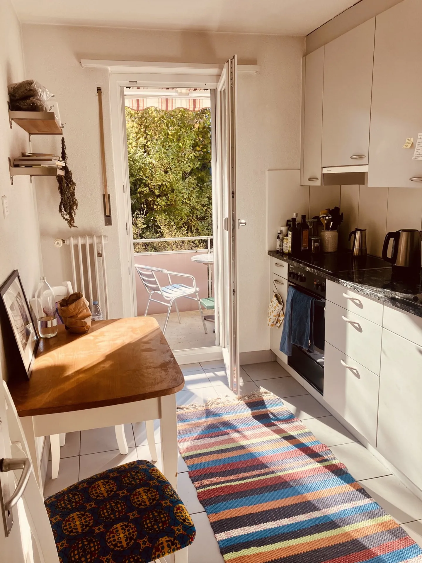 Charming Apartment with Balconies - Photo 2 of 7