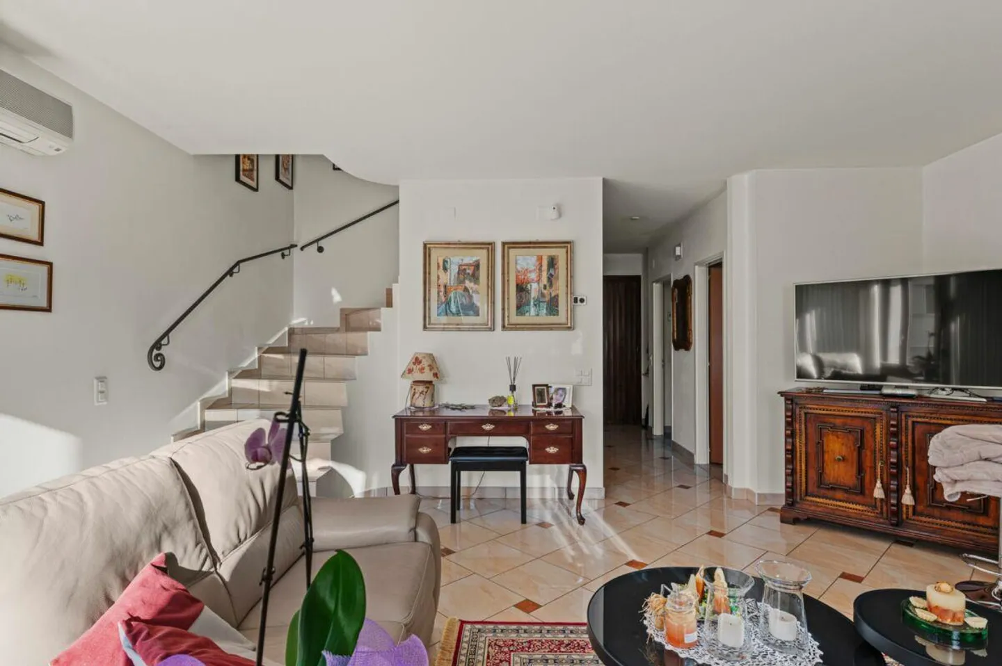 Casa a schiera accogliente con giardino e area piscina - Foto 6 di 12