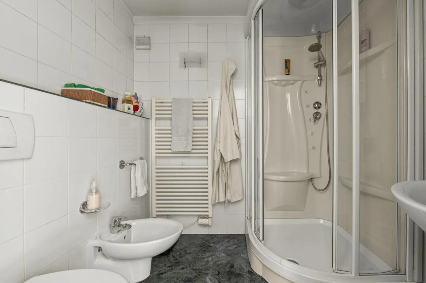 Casa a schiera accogliente con giardino e area piscina - Foto 11 di 12
