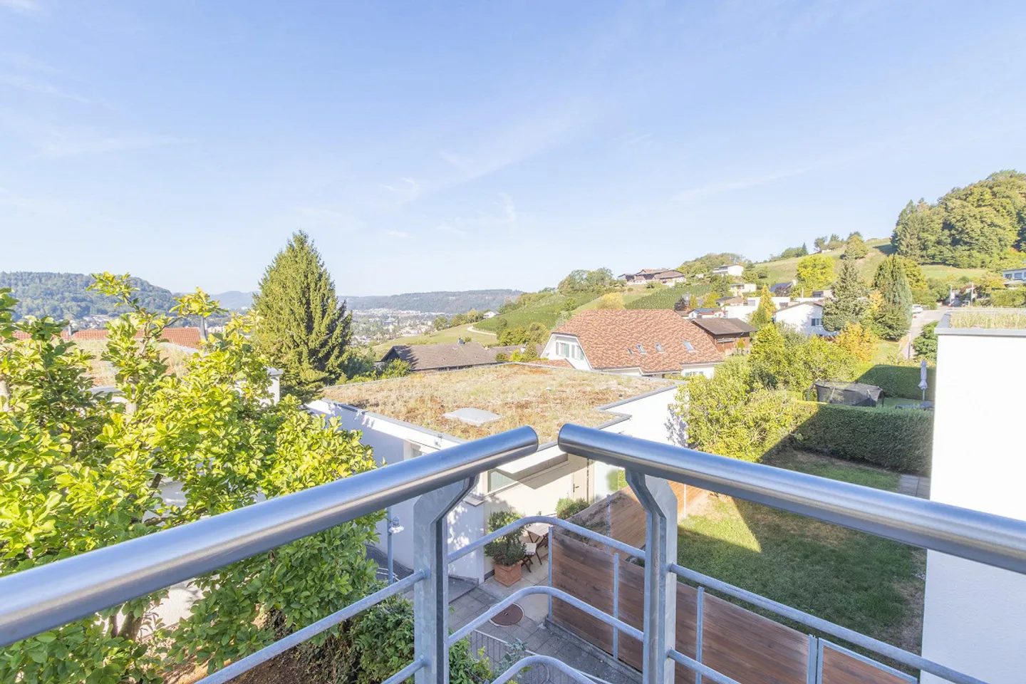 Plenty of space, idyllic tranquility, and wonderful views - Photo 2 of 23