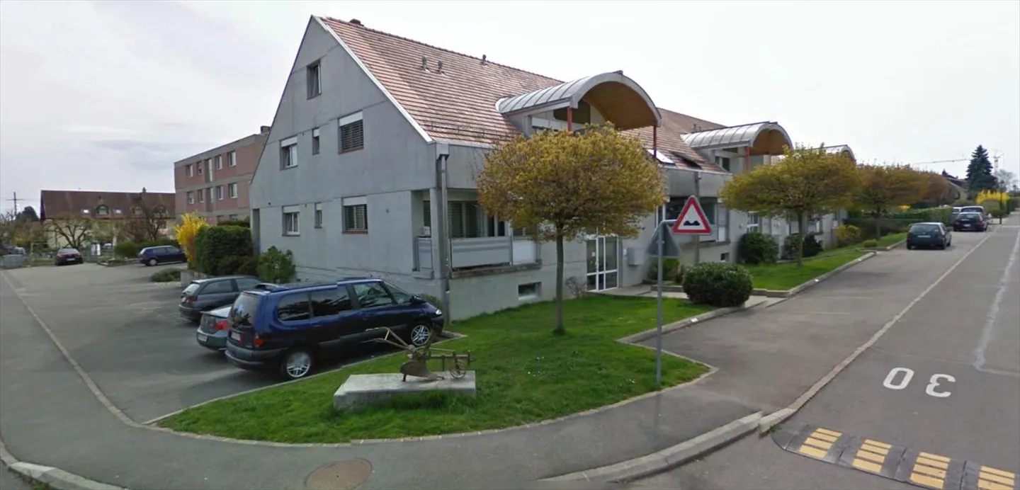 Posto auto aperto - Foto 2 di 3