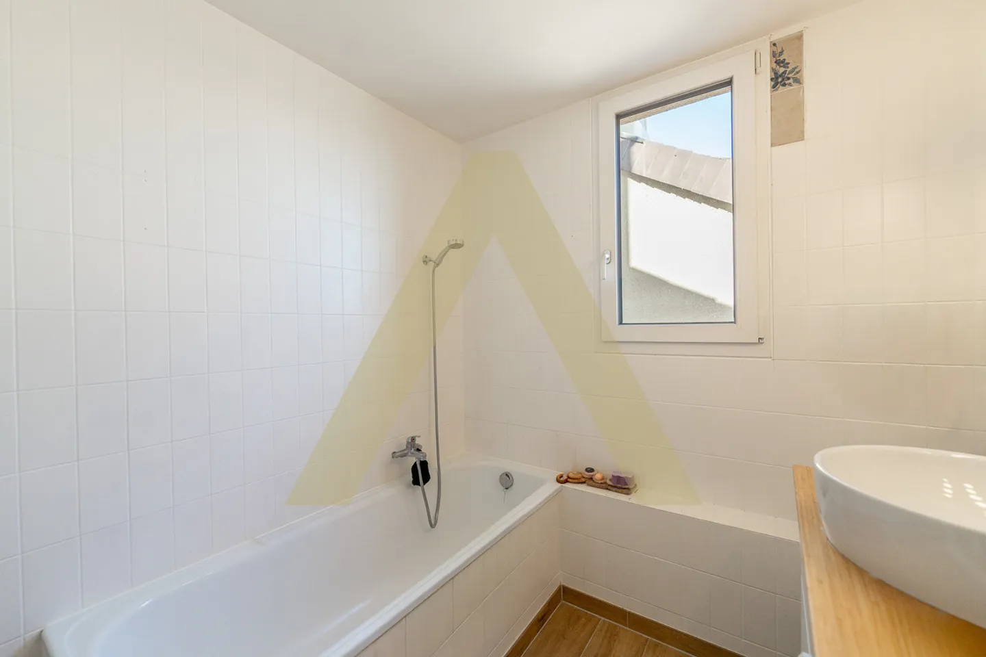 Maison en terrasse à vendre - Photo 5 sur 8