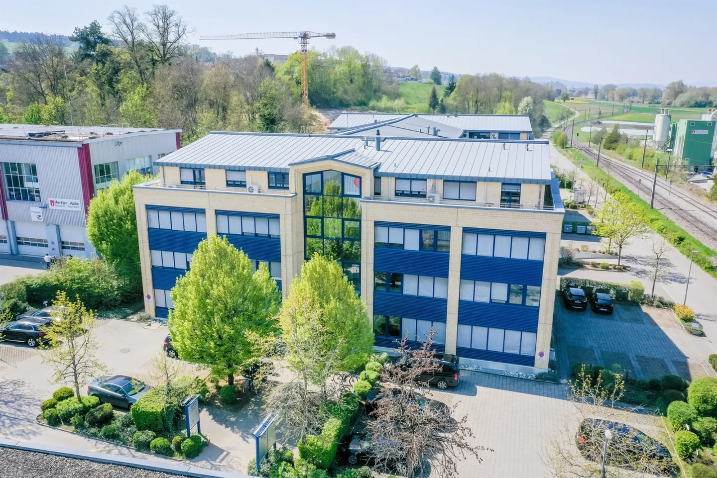 Arbeiten im High-Tech-Center - Foto 1 di 3