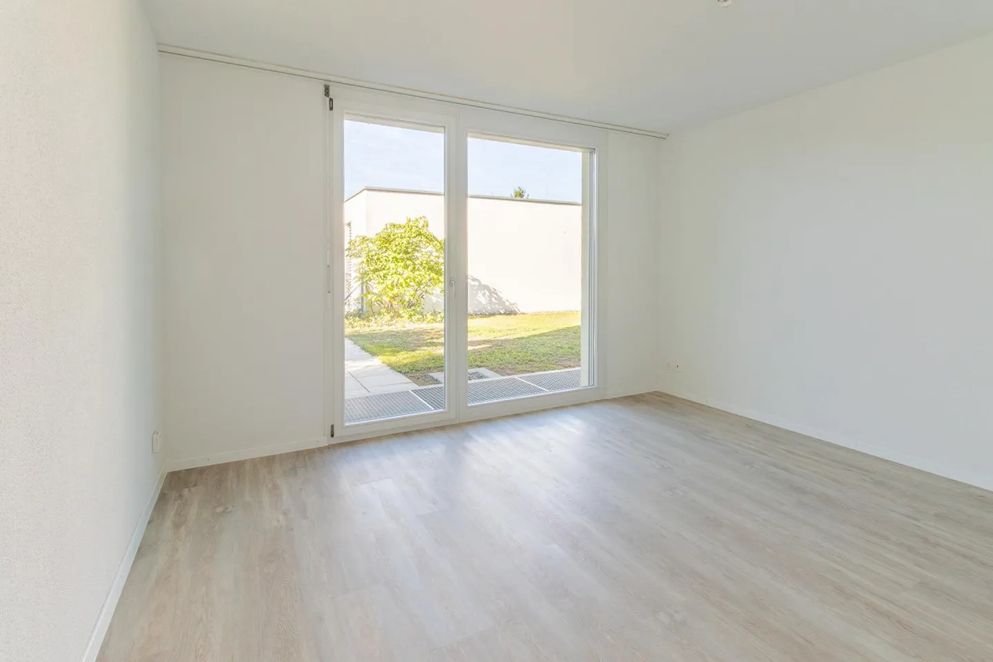 Plenty of space, idyllic tranquility, and wonderful views - Photo 15 of 23