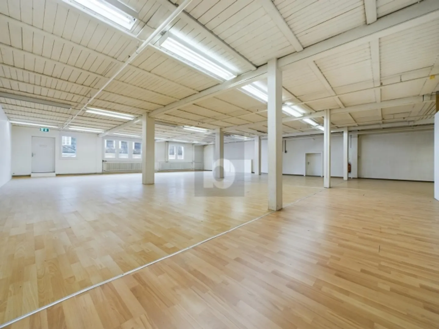 Vielseitige Gewerbefläche - Foto 2 von 6