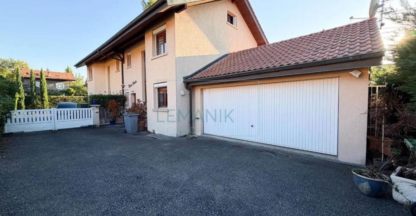 Collonge-Bellerive - Reihenhaus mit Garten 200 m vom See entfernt - Foto 1 von 5
