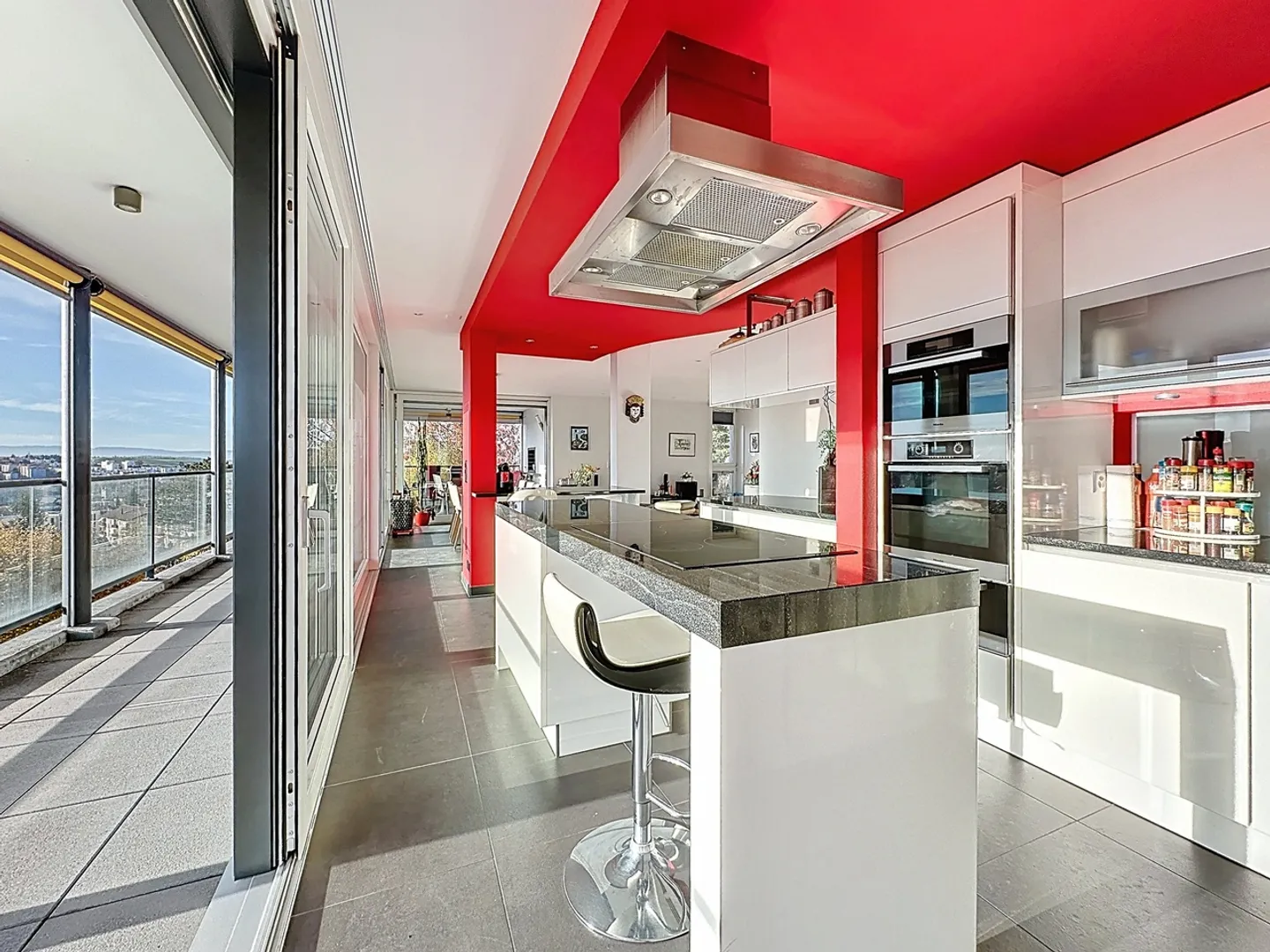 Appartement au dernier étage de 5.5 pièces à Fribourg avec vue dégagée - Photo 3 of 12