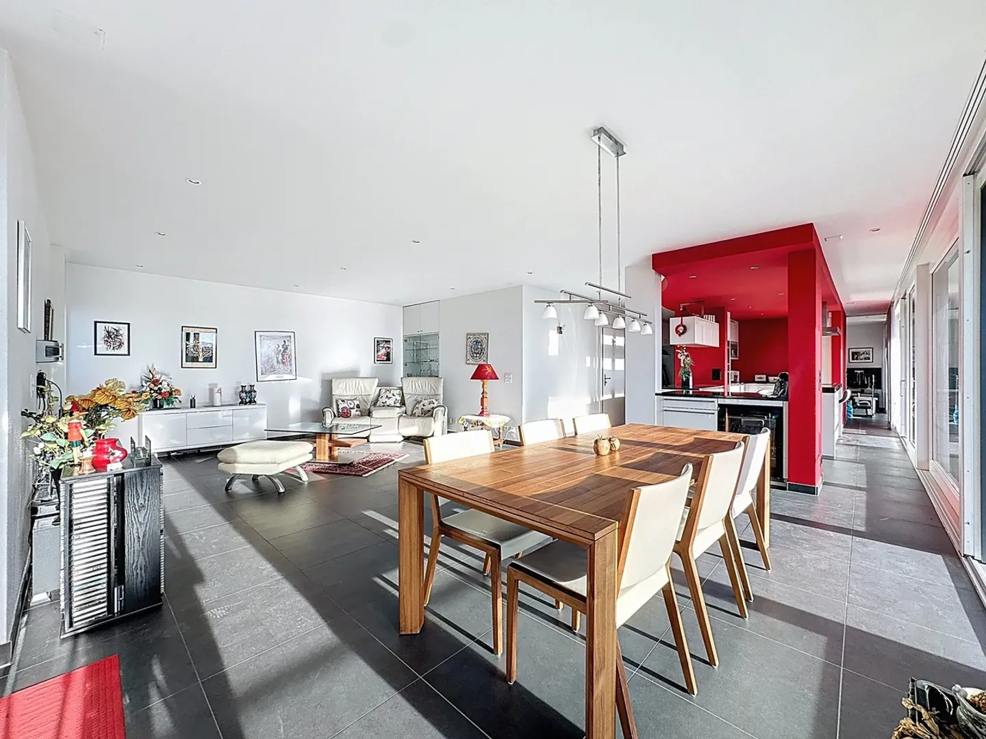 Appartement au dernier étage de 5.5 pièces à Fribourg avec vue dégagée - Photo 1 of 12