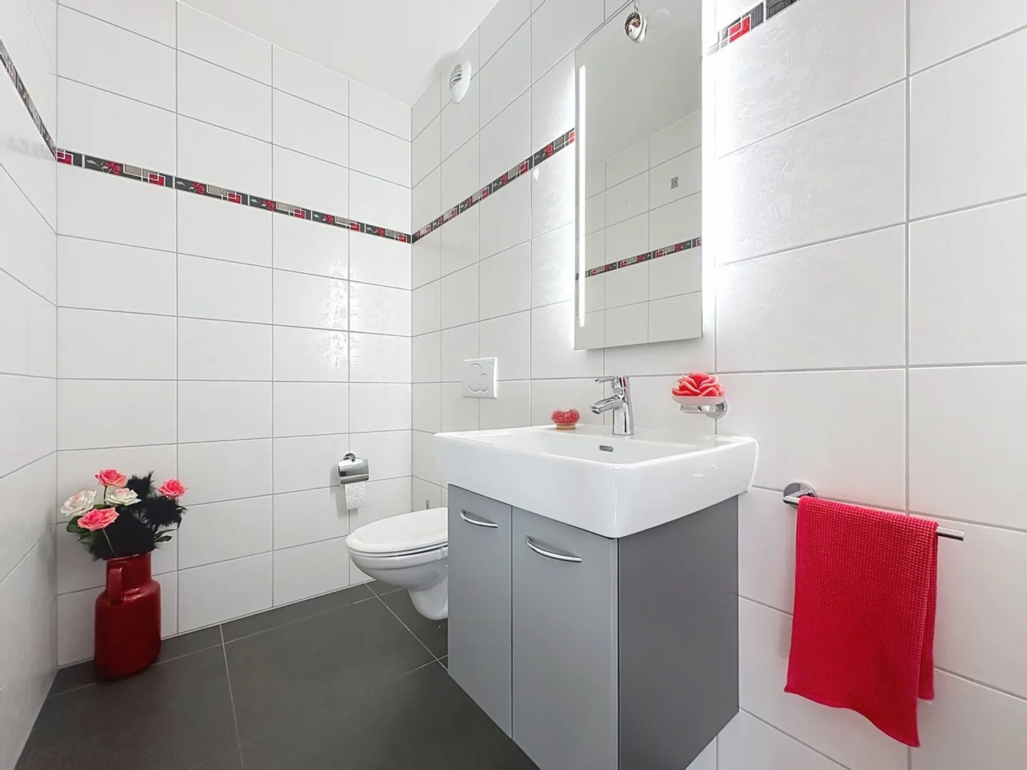 Appartement au dernier étage de 5.5 pièces à Fribourg avec vue dégagée - Photo 7 of 12