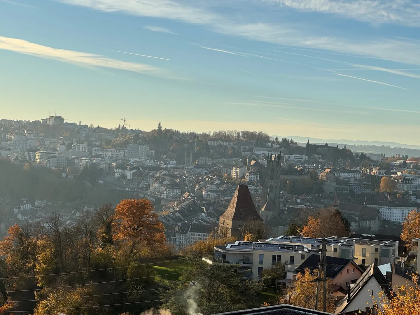 Appartement au dernier étage de 5.5 pièces à Fribourg avec vue dégagée - Photo 11 of 12