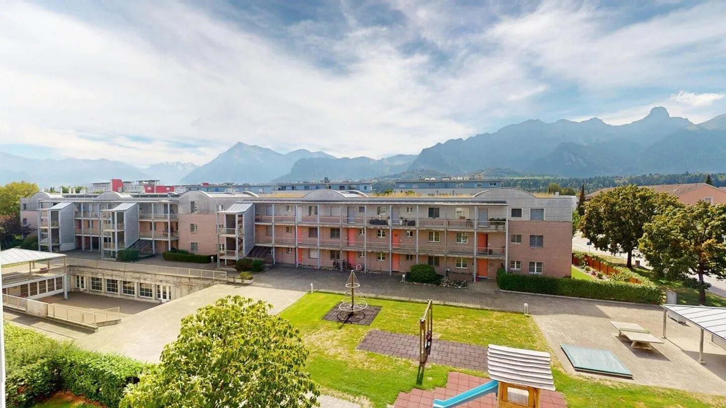 Geräumige Wohnung mit atemberaubendem Blick - Foto 2 von 14