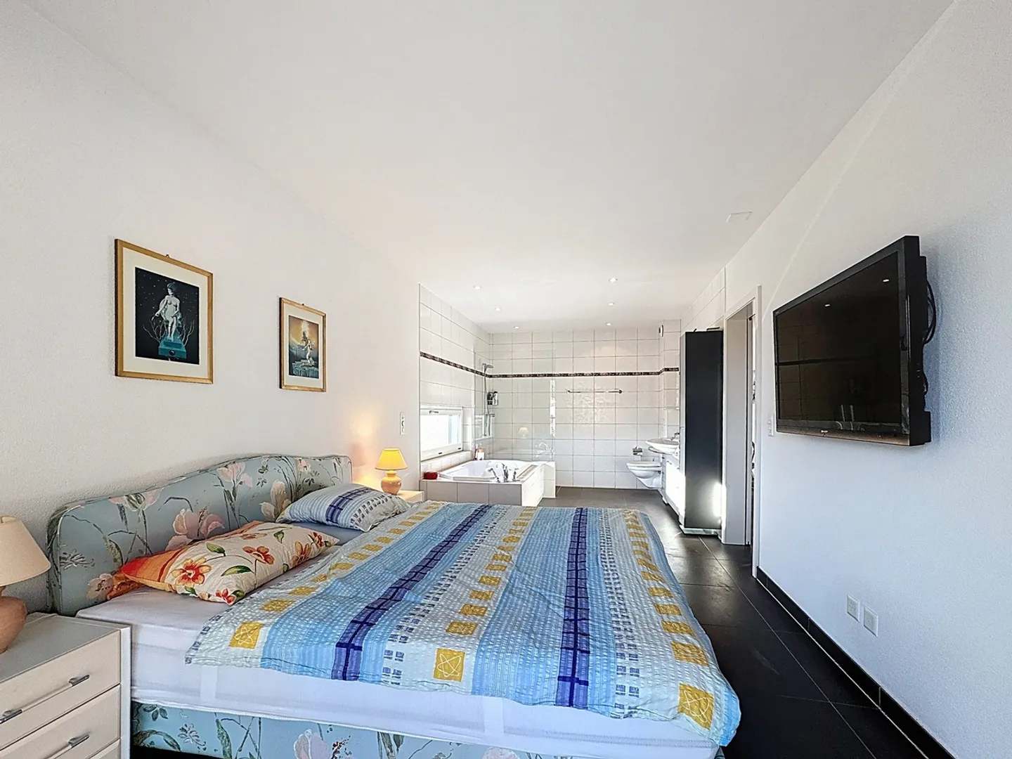 Appartement au dernier étage de 5.5 pièces à Fribourg avec vue dégagée - Photo 8 of 12