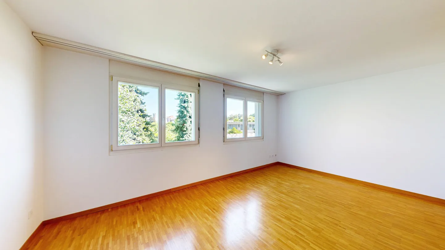 Maison individuelle en bande spacieuse de 6 pièces avec garage - Photo 10 sur 25