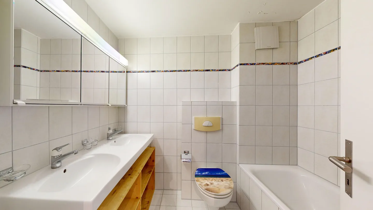 Maison individuelle en bande spacieuse de 6 pièces avec garage - Photo 11 sur 25