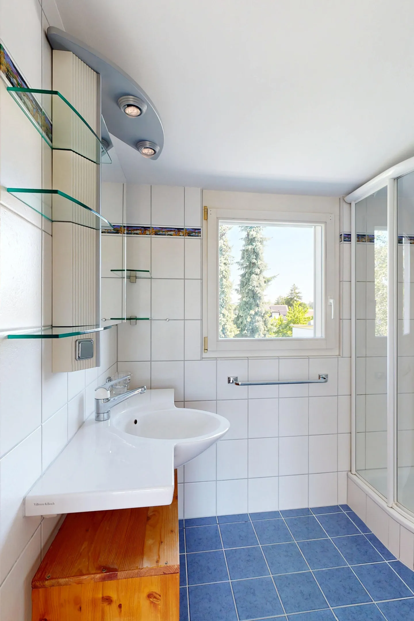 Maison individuelle en bande spacieuse de 6 pièces avec garage - Photo 12 sur 25