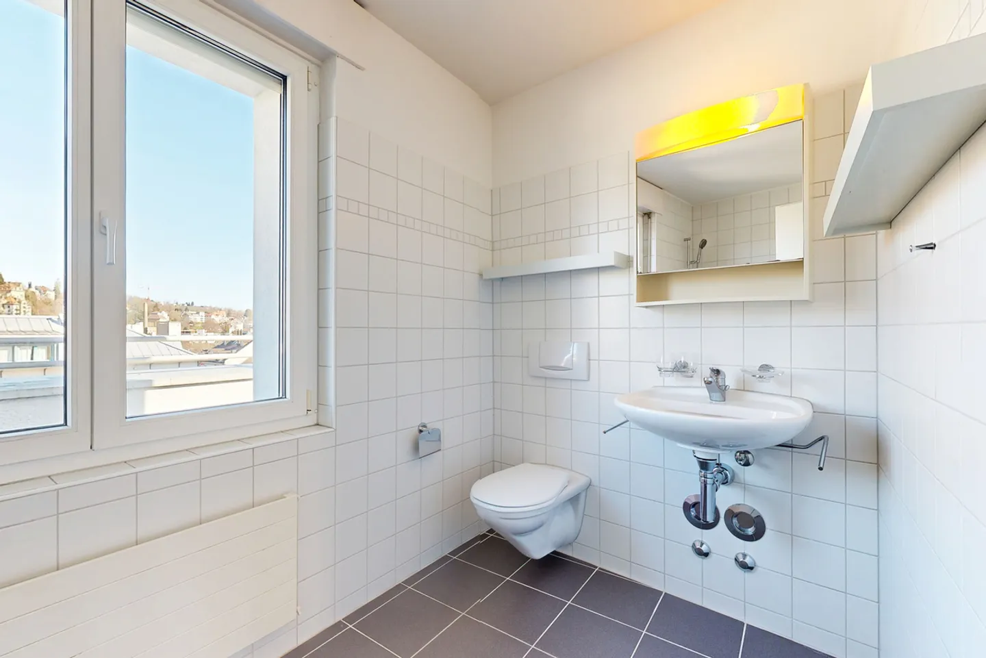 Living in the Heart of the City - Spacious Oasis of Well-Being! - Photo 3 of 10