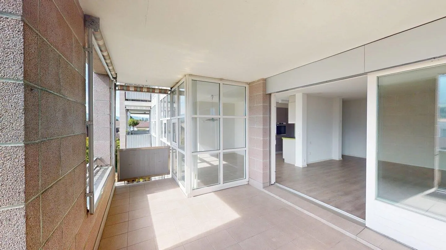 Geräumige Wohnung mit atemberaubendem Blick - Foto 9 von 14