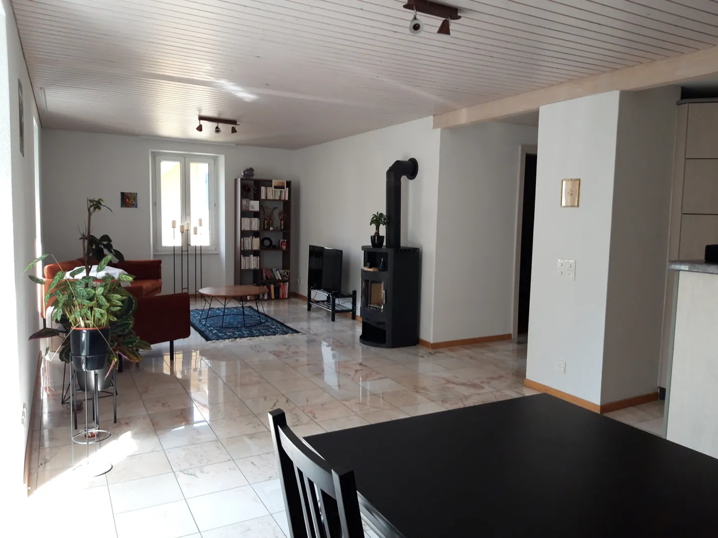 2.5 rooms in downtown Fribourg - Photo 2 of 7