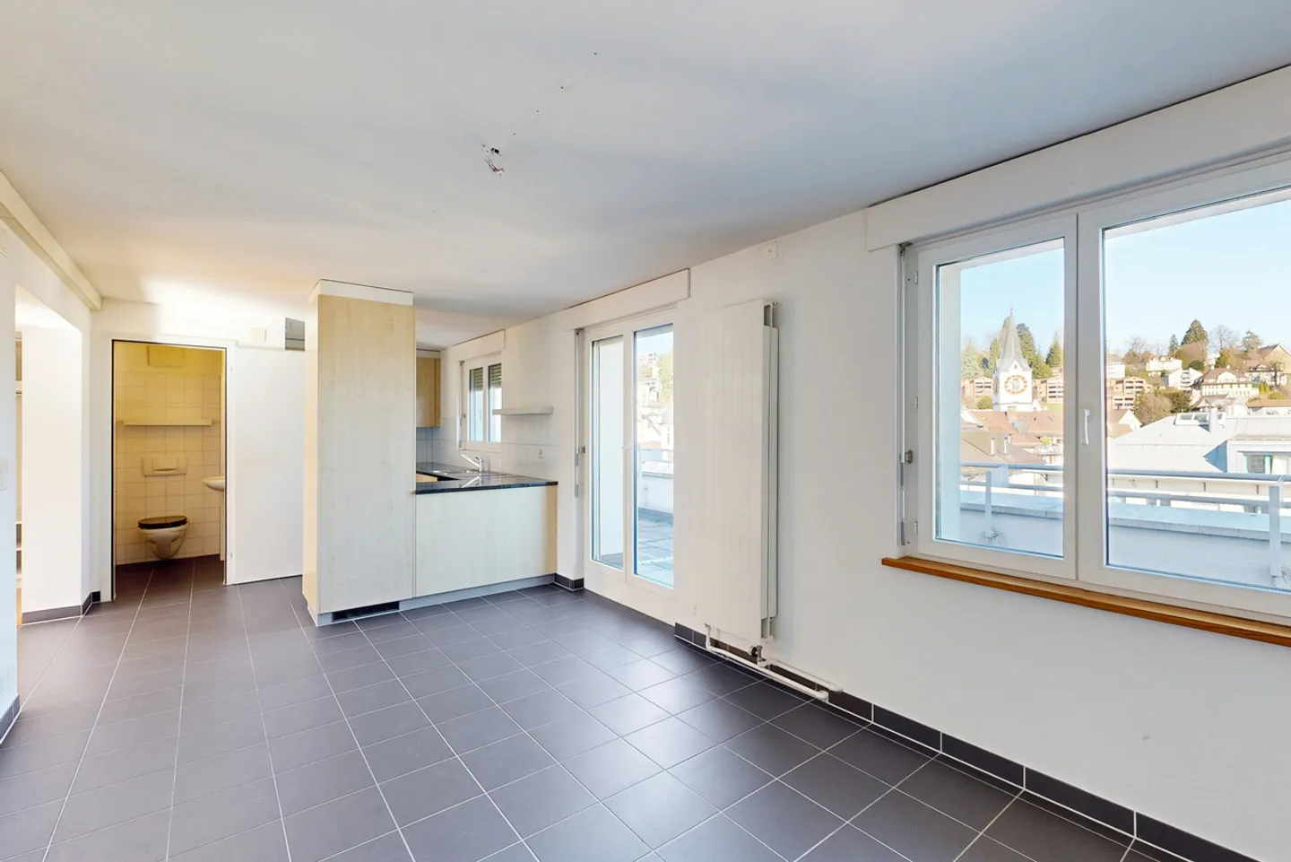 Living in the Heart of the City - Spacious Oasis of Well-Being! - Photo 5 of 10