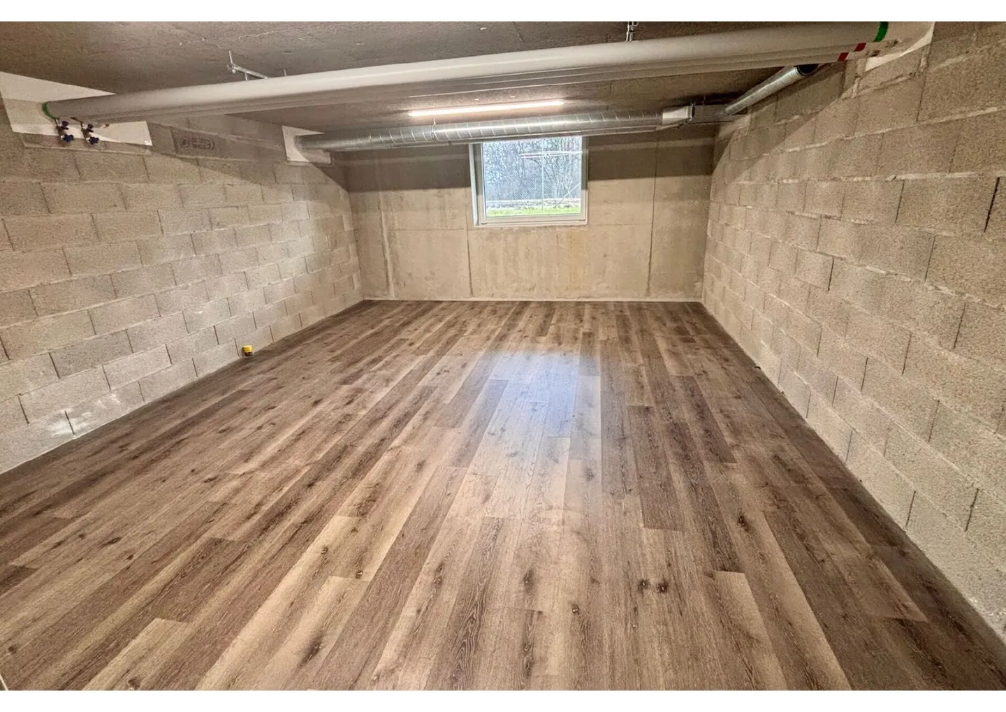 Warehouse for rent - Photo 1 of 3