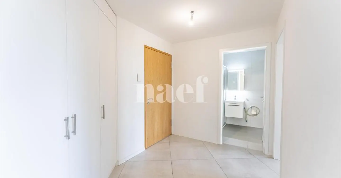 Modernes Apartment mit Balkonen - Foto 3 von 13