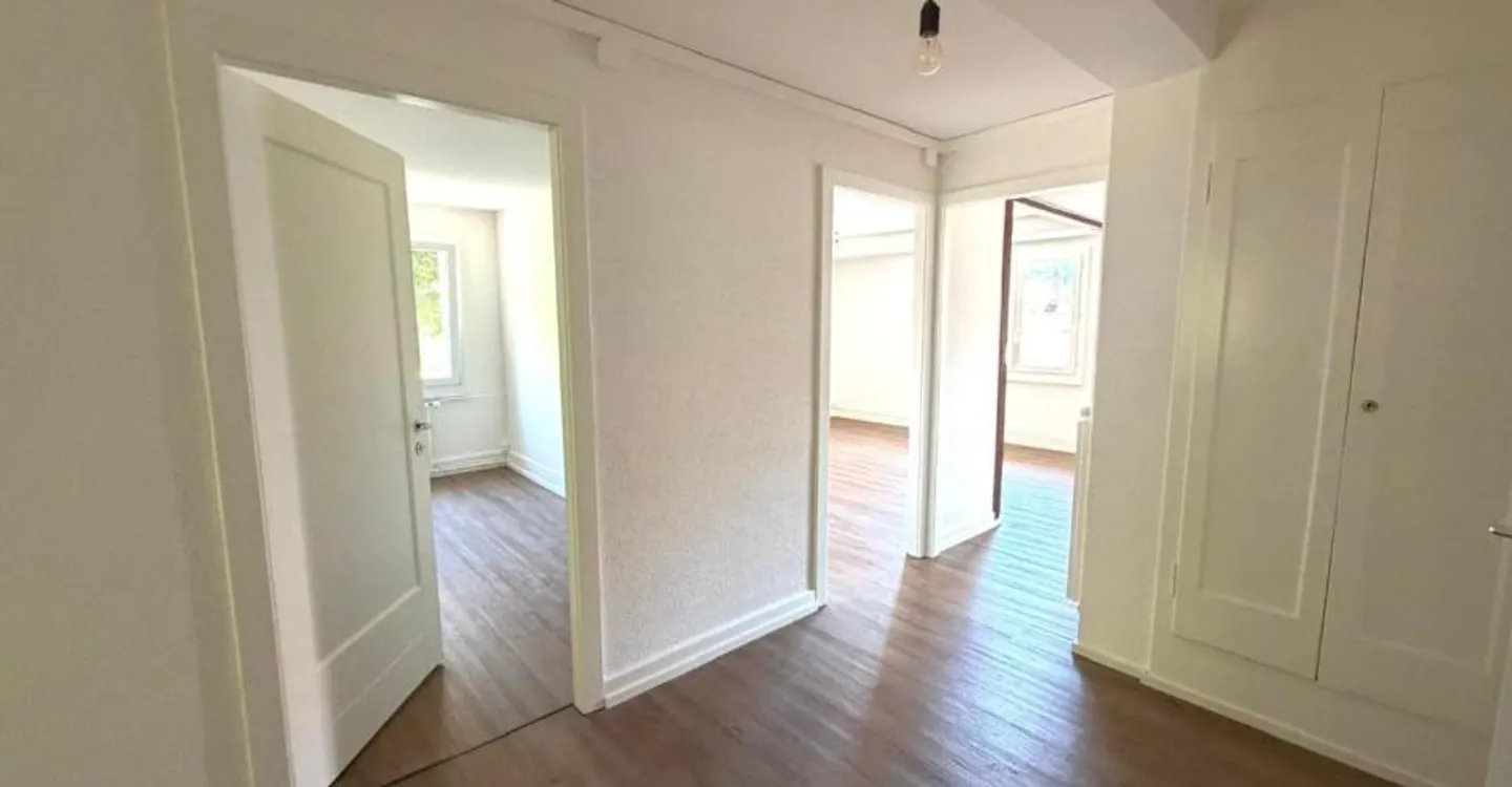 St-Imier, nice renovated 3.5-room apartment on the 2nd floor - Photo 4 of 11
