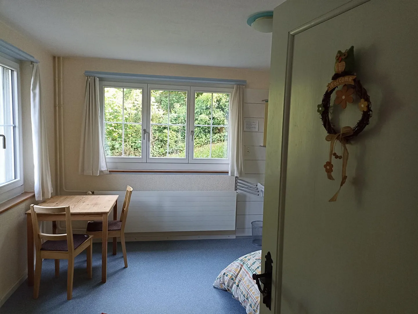 Chambre meublée avec douche privée - Photo 2 sur 7