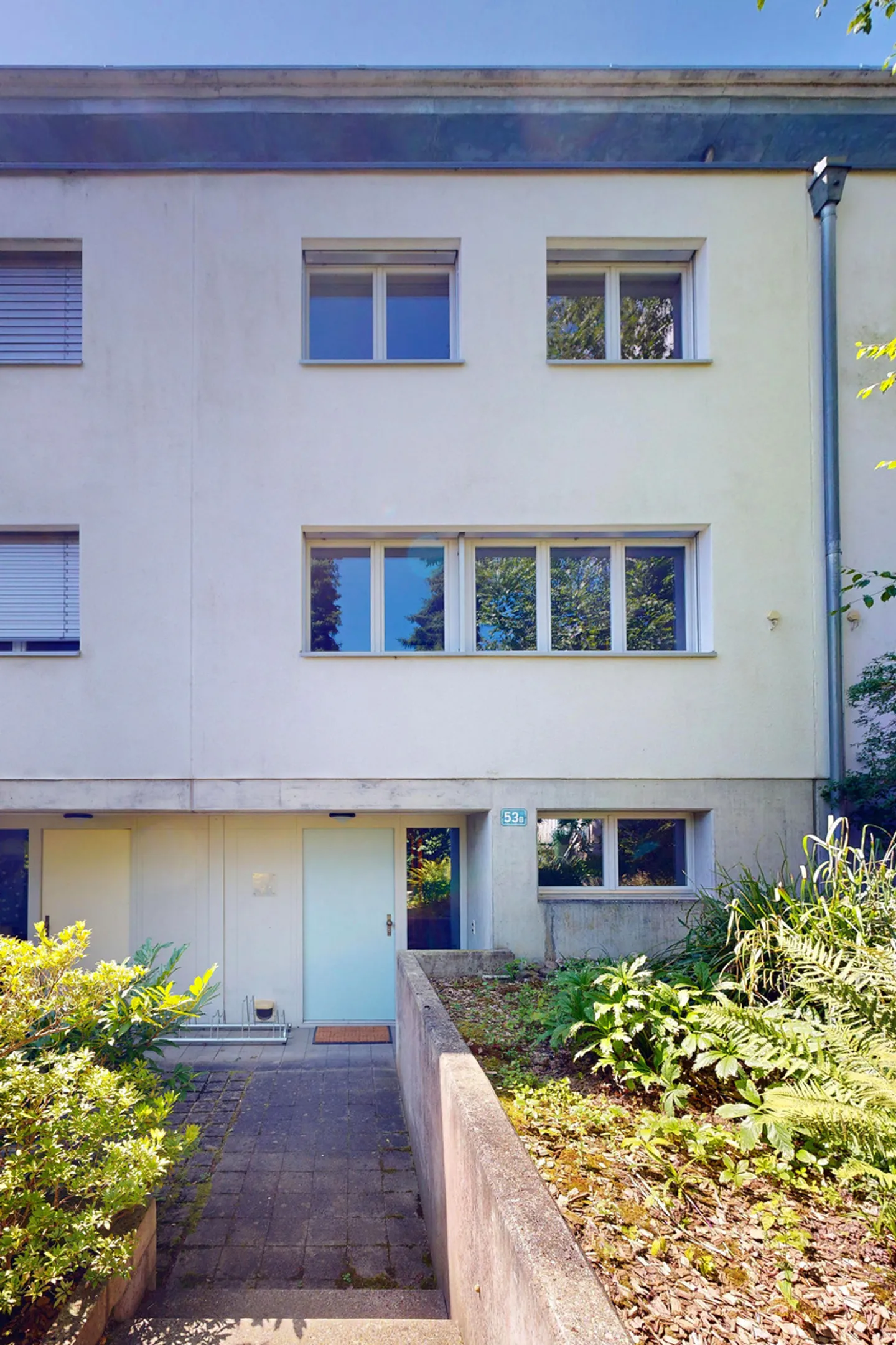 Maison individuelle en bande spacieuse de 6 pièces avec garage - Photo 20 sur 25