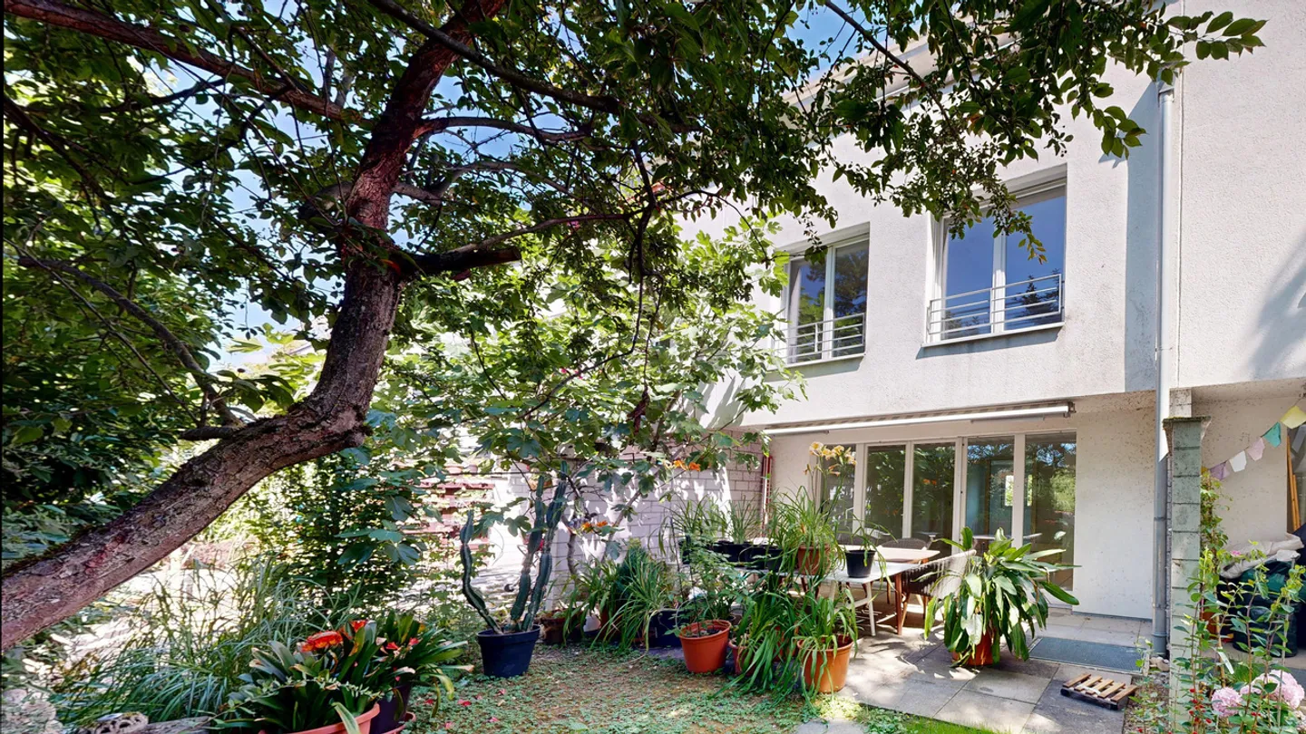 Maison individuelle en bande spacieuse de 6 pièces avec garage - Photo 22 sur 25
