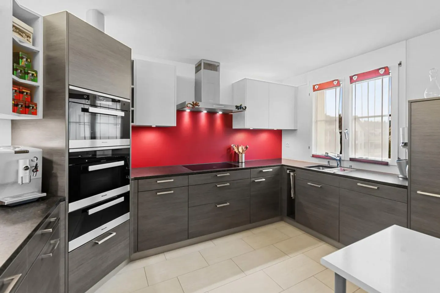 Charming Maisonette Apartment - Photo 7 of 17