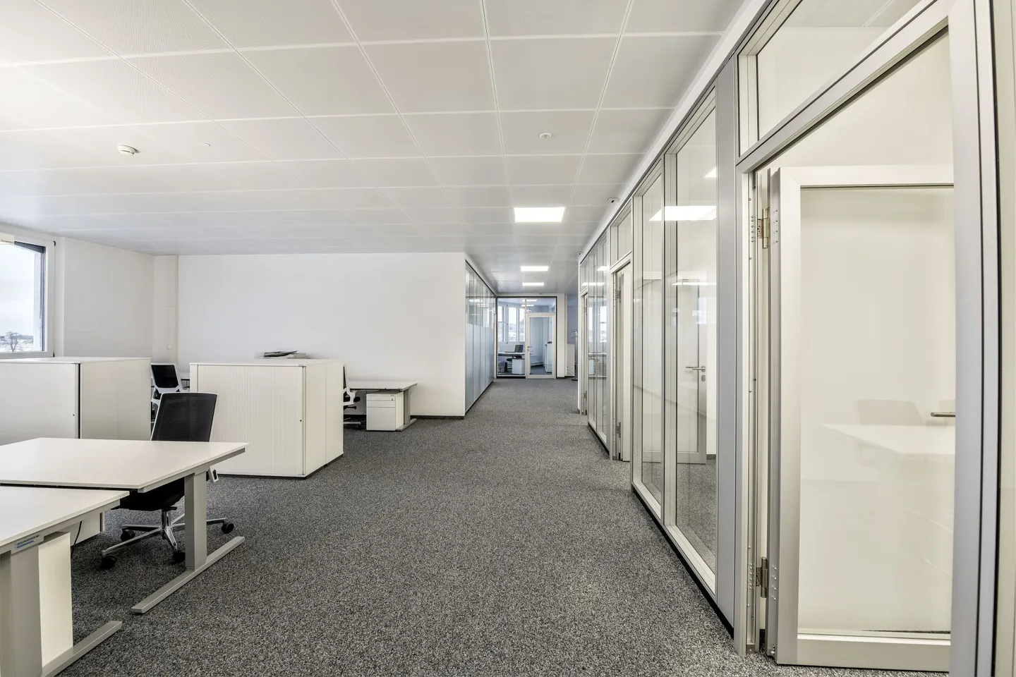 Co-Working Workspaces - Meeting Rooms - Training Room - Photo 3 of 9