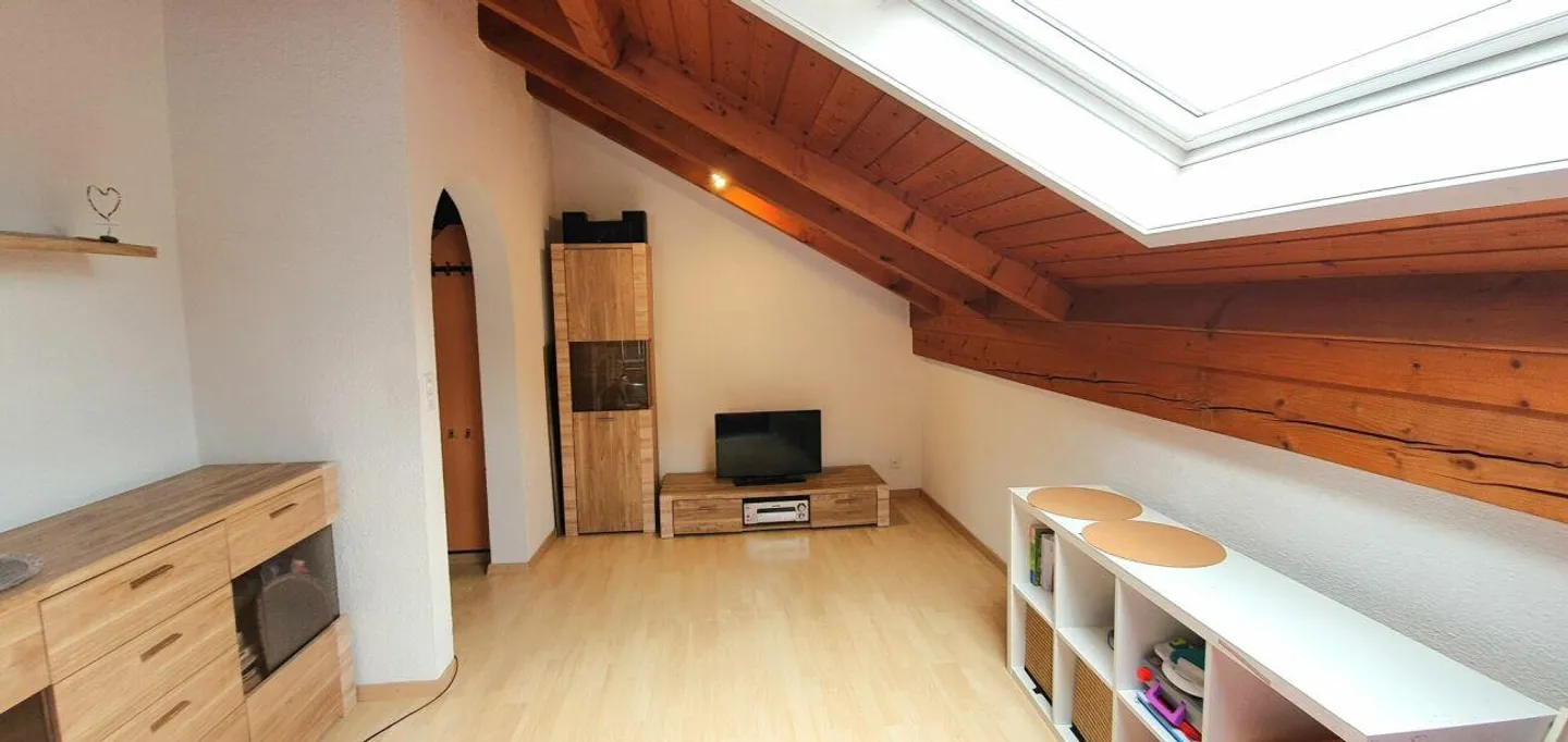 Charmante Renovierte Dachwohnung in Rüthi - Foto 2 von 6