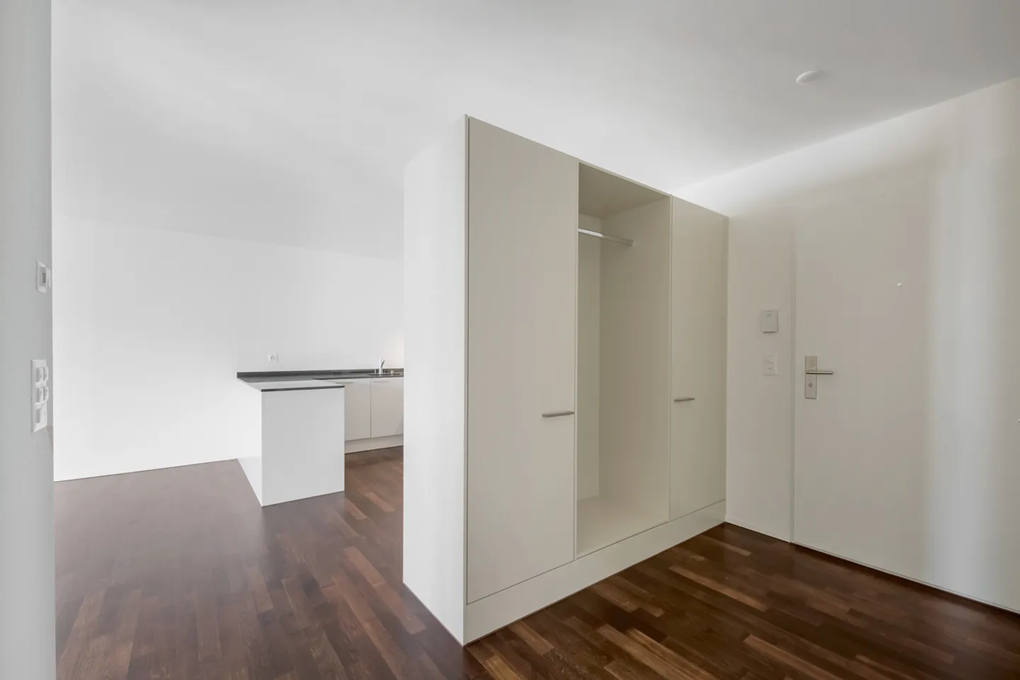 Spacious Modern Apartment in Green Surroundings - Photo 9 of 12