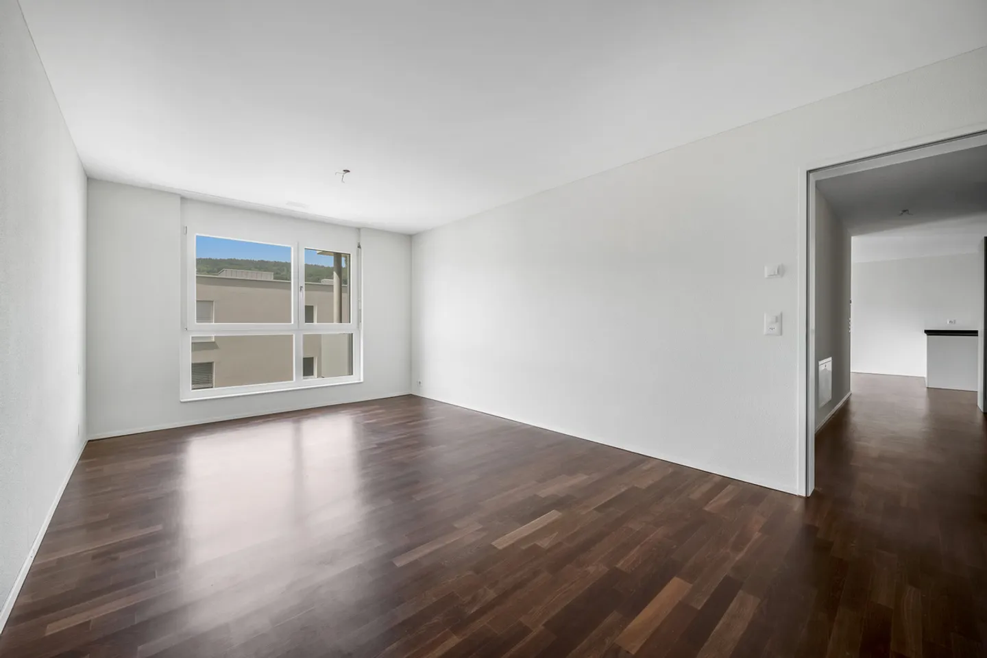 Spacious Modern Apartment in Green Surroundings - Photo 10 of 12