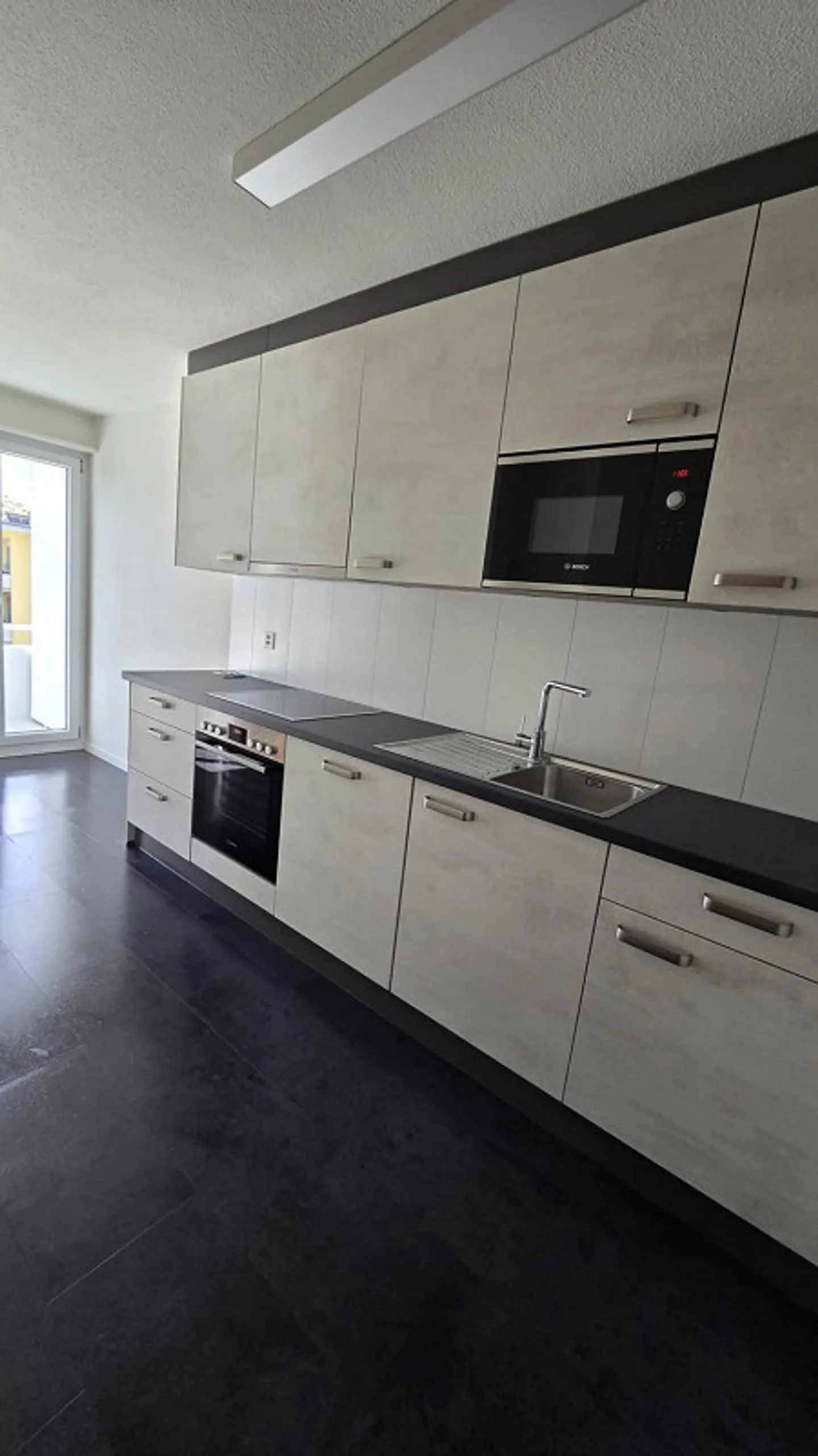 Accogliente appartamento ristrutturato di 3,5 stanze a Bülach - Foto 3 di 6