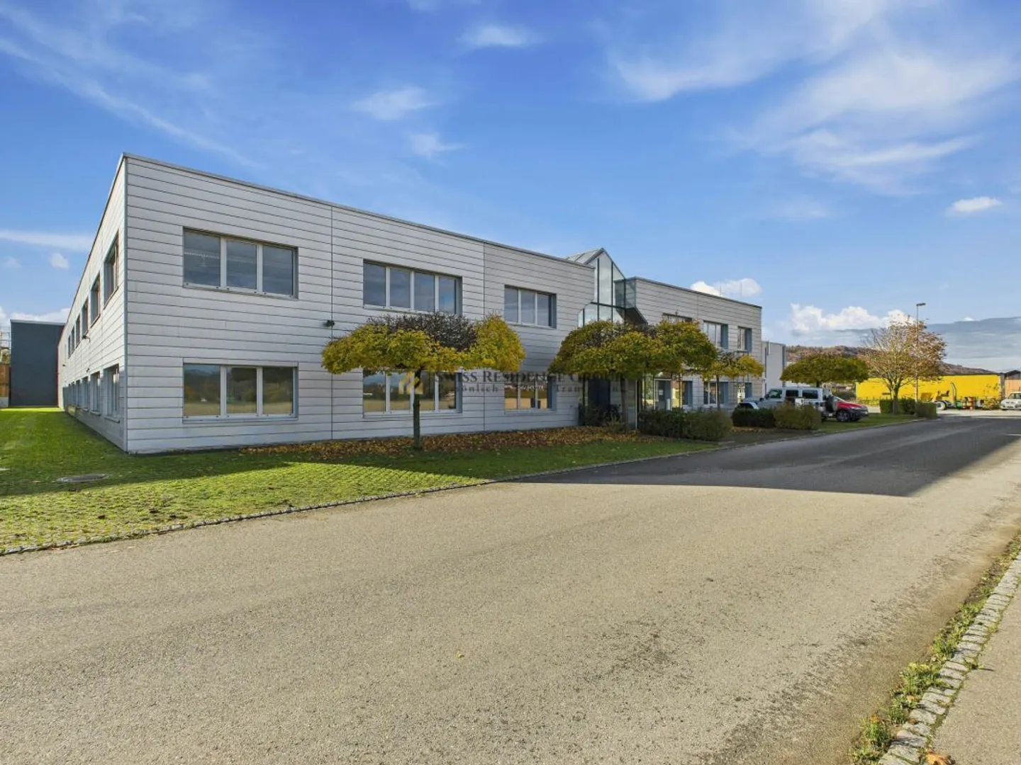 Office - Production & Industrial Building in Prime Location for Rent - Photo 5 of 39