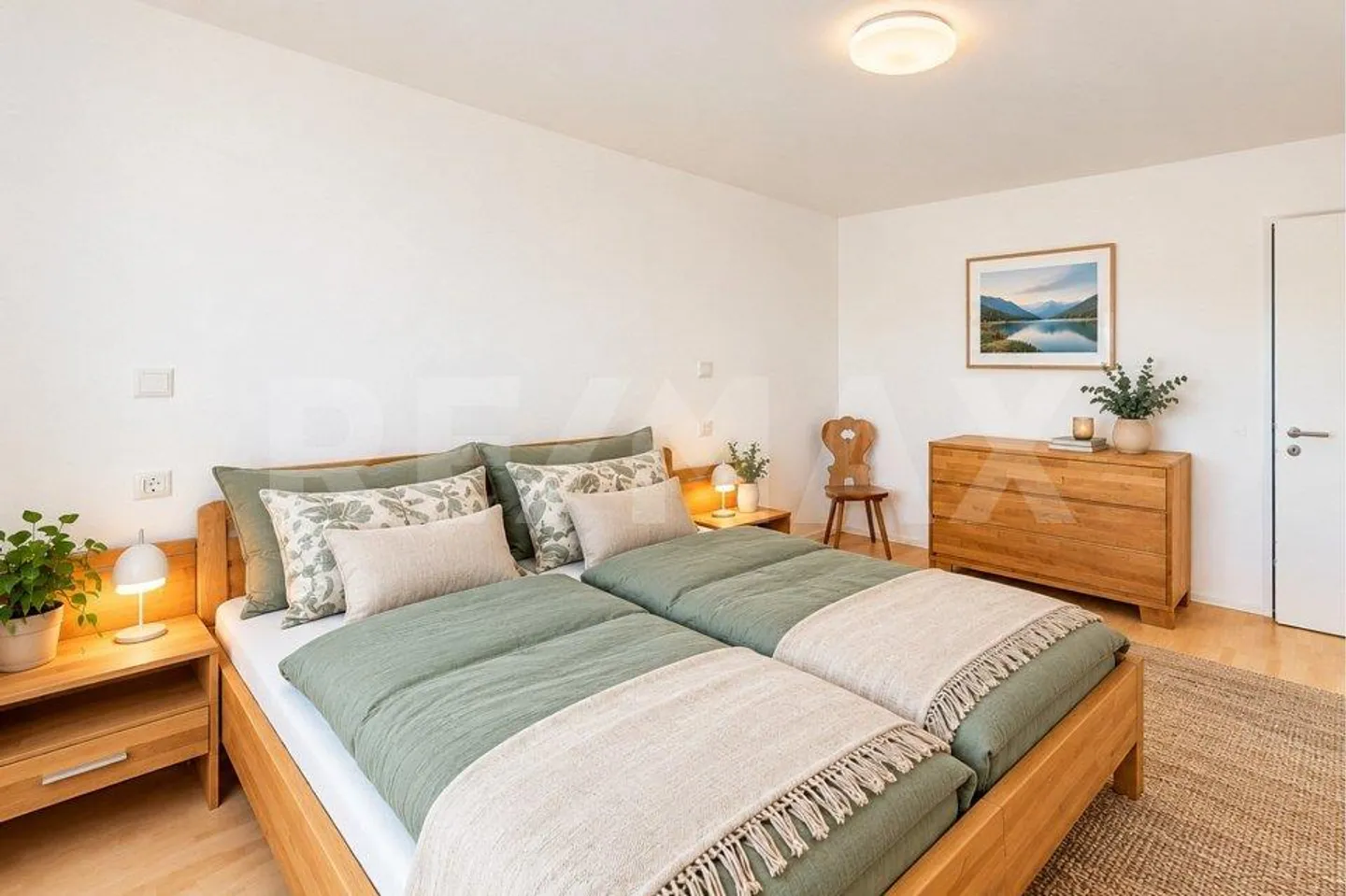 Living with a View – Spacious 4.5-Room Apartment with Expansion Potential - Photo 9 of 13
